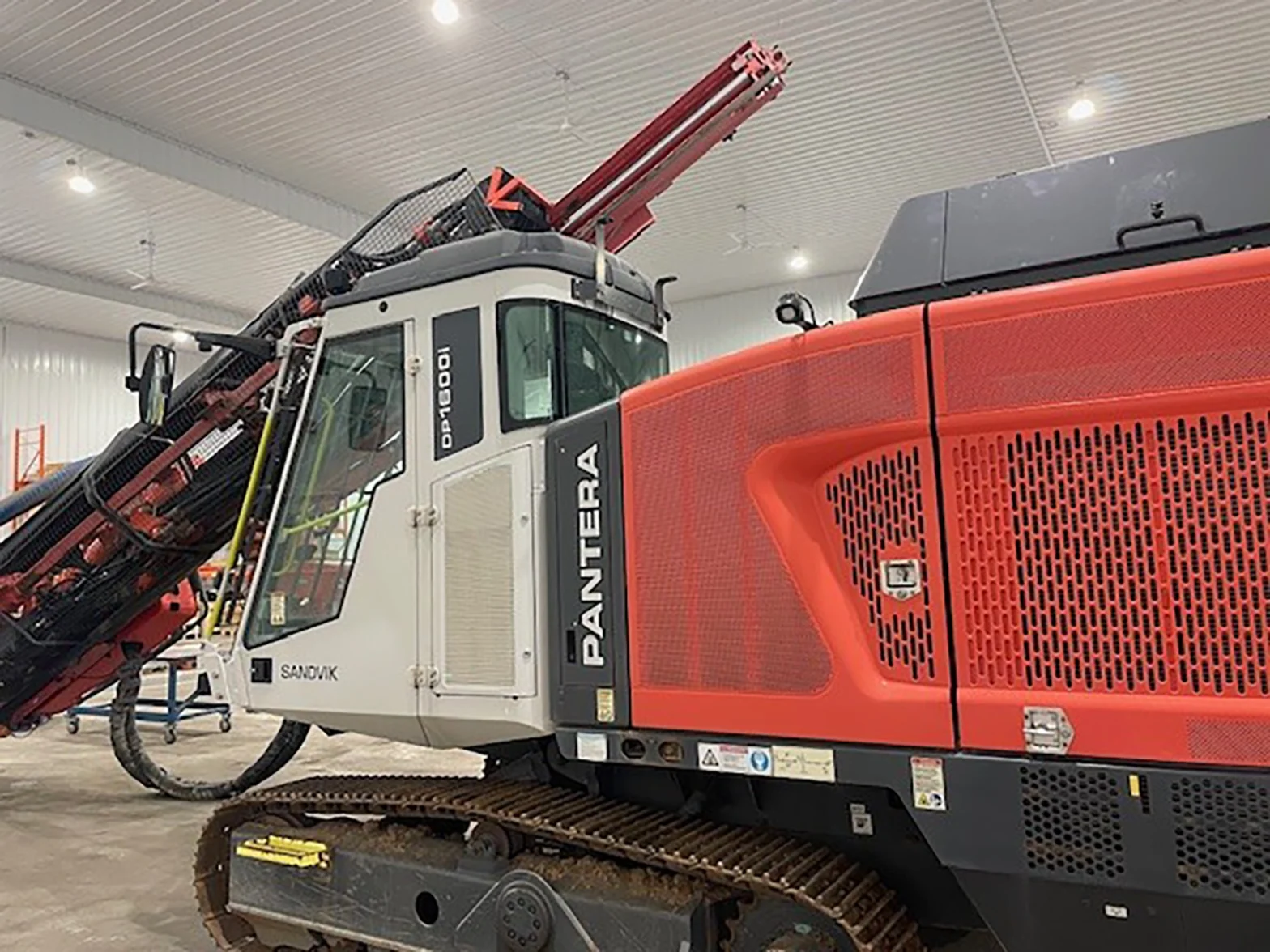 Sandvik Pantera DP1600i surface top hammer drill rig for quarry and open-pit mining
