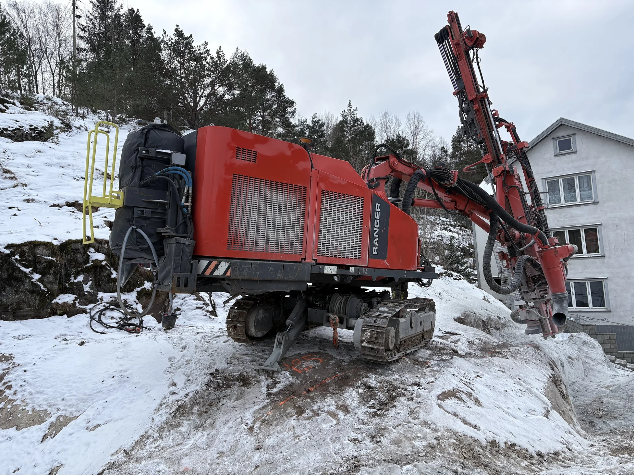 Sandvik Ranger DX600R surface top hammer drill rig for quarry and construction drilling